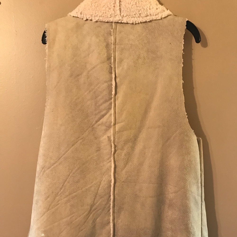 Hem & Thread suede vest - Picture 4 of 4